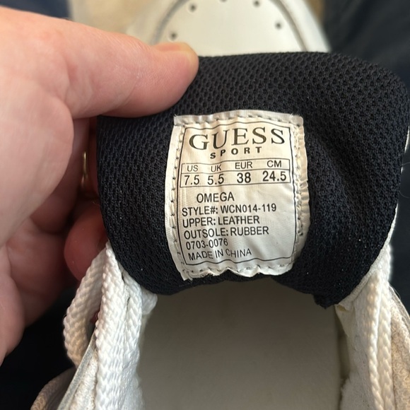 Vintage 90’s Guess White Leather Sneakers - Picture 5 of 5
